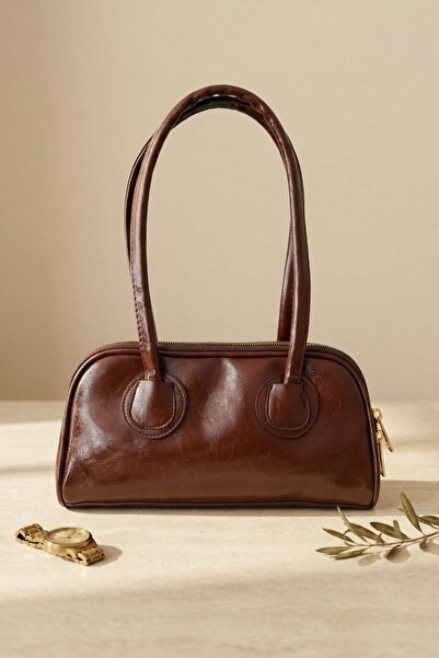 VELLABAGS Classic Burgundy Leather Look Hand & Shoulder Bag