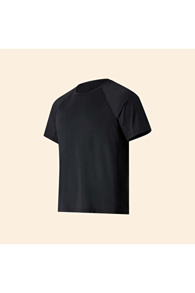 KIABI تي شيرت رياضي بتفاصيل عاكسة للضوء باللون الأسود