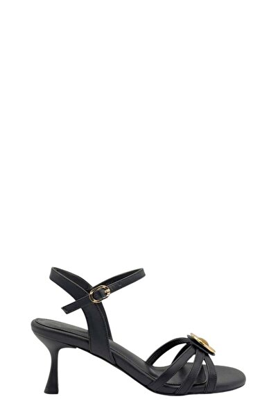 Moulin Shoes حذاء نسائي بكعب أسود مع إكسسوارات