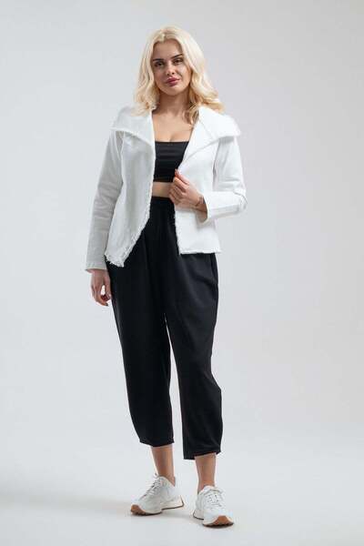 Bold & Young Γυναικείο λευκό μπουφάν με μία τσέπη, μεταλλικό φερμουάρ και ραφές