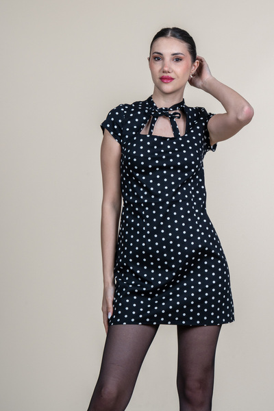 MissVina Μίνι φόρεμα με τετράγωνο γιακά με σχέδιο πουά 50384