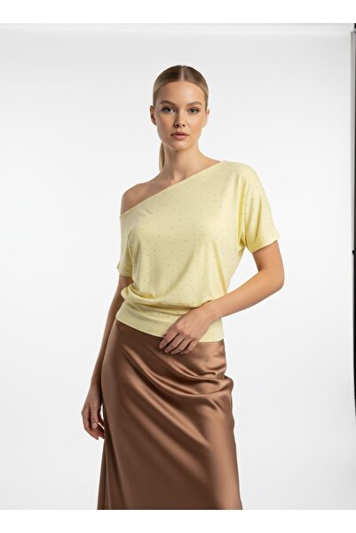 Noi Belis Πλεκτή μπλούζα με λαιμόκοψη καγιάκ και πέτρινη λεπτομέρεια SS26BZ0109