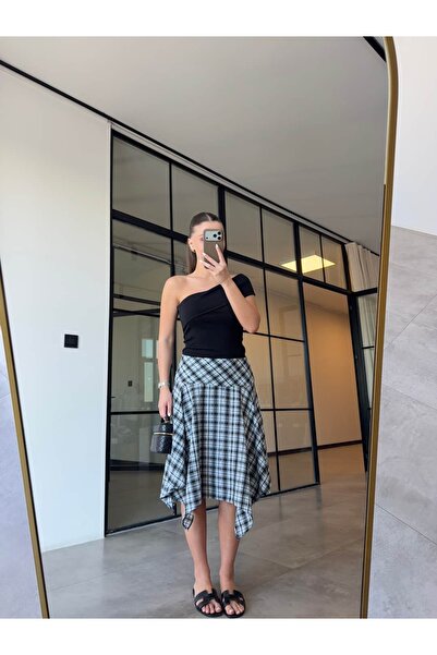 BB Bensu Buyruk ΑΣΥΜΜΕΤΡΙΚΗ ΚΑΡΟΥΤΑ ΦΟΥΣΤΑ