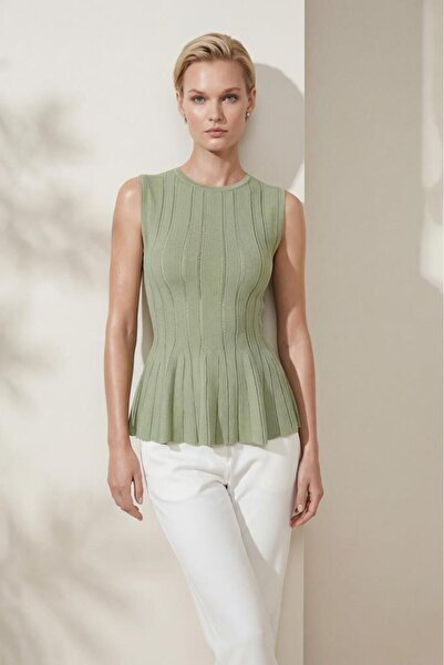 JOIN US Πράσινη μπλούζα με λαιμόκοψη πετσετέ και πεπλάμ