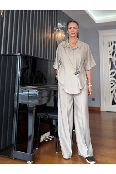 Atelier Derin Μπεζ Παντελόνι Παλάτσο με Σετ Πουκάμισο και Καρφίτσα