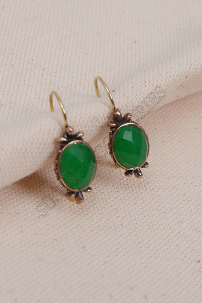 Süspüs Accessories أقراط بيضاوية أصلية مرصعة بالحجر الأخضر