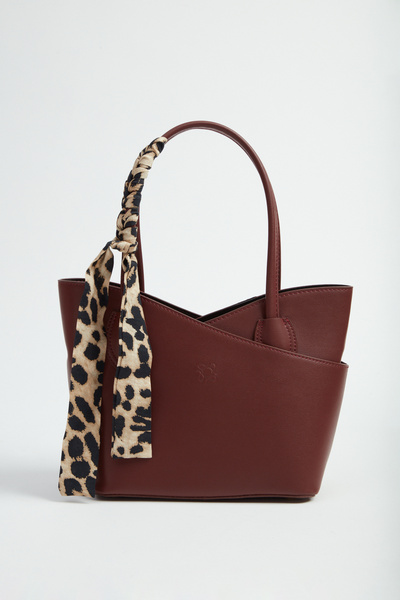 PAULMARK Γυναικεία τσάντα με ασύμμετρη κοπή και λεπτομέρειες