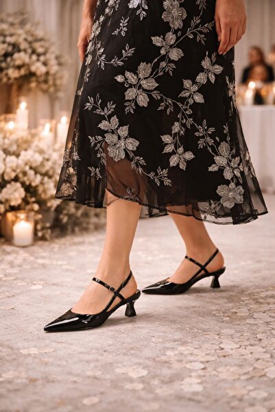 Blacktavern Βραδινά παπούτσια με κοντό τακούνι, άνετη εφαρμογή.