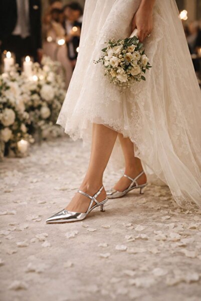 Blacktavern Βραδινά παπούτσια με κοντό τακούνι, άνετη εφαρμογή.