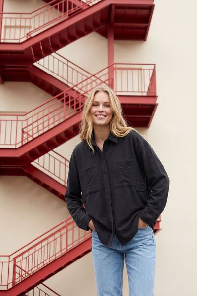 Hiccup MY FASHION Κλασικό πουκάμισο από μείγμα λινών με λεπτομέρεια τσέπης