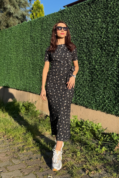 SUN BUTİK Μαύρο φόρεμα μίντι με δέσιμο και σχέδιο με σκίσιμο