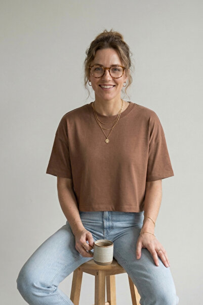 FHELIA Γυναικείο μπλουζάκι σε καφέ χρώμα, 100% οργανικό βαμβάκι, από συμπαγές...