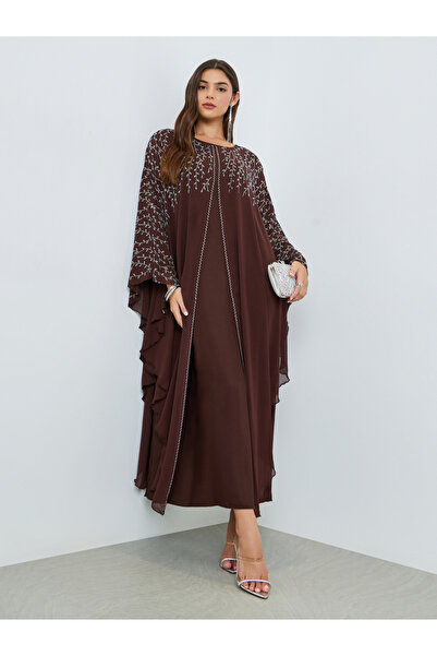 Amirah By Styli جلابية بنية مزينة بالكشكشة