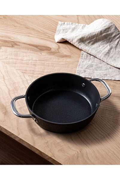 Madame Coco Noir Titaniumshallow Pfanne 20 cm