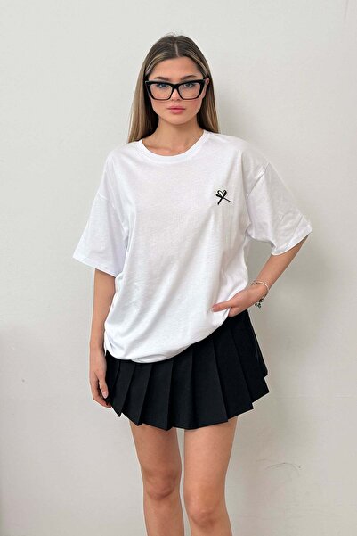 GİYSA Γυναικείο T-Shirt με λαιμόκοψη ποδηλάτου, κεντημένο, 100% βαμβακερό, λε...