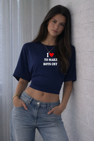 COMBİNE MİCHAİL Γυναικεία μπλούζα Boys Cry Print Navy Blue στενή εφαρμογή Crop