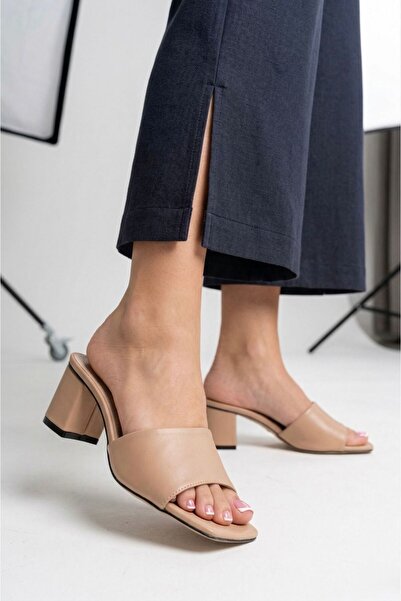 NOVELLAM SHOES شبشب نسائي من Diodore ذو كعب سميك مريح للاستخدام اليومي