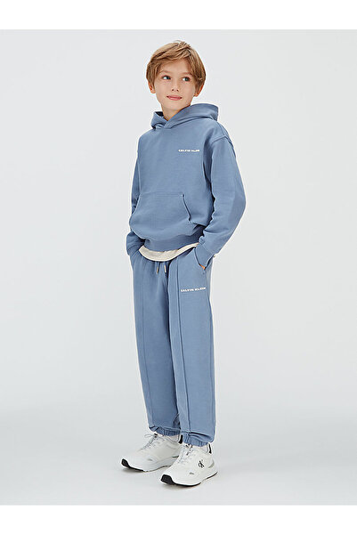 Calvin Klein بنطلون رياضي مريح للأولاد من Relaxed Pitnuck