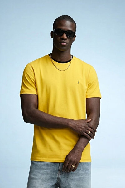 MATERIAL Ανδρικό κοντομάνικο μπλουζάκι με λαιμόκοψη ποδηλάτου σε κίτρινο χρώμα