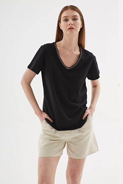 Fashion Friends Μαύρο γυναικείο μπλουζάκι με λαιμόκοψη V 26Y0478K1