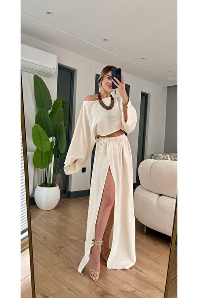 Yasmin Butik Linen Suit with a Front Slit Skirt