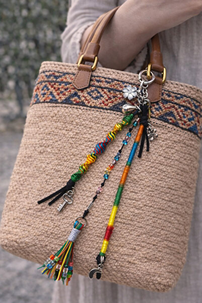She Sells Curcuna Charm – إكسسوار حقيبة ملون مصنوع يدويًا، حلية للحقيبة
