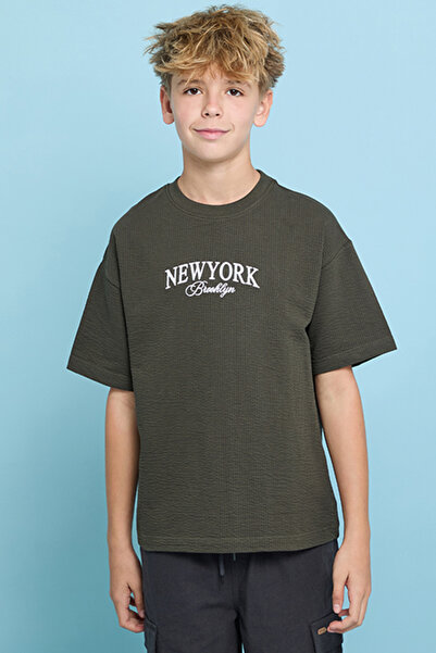 R&B Embroidered T-Shirt with Crew Neck and Short Sleeves