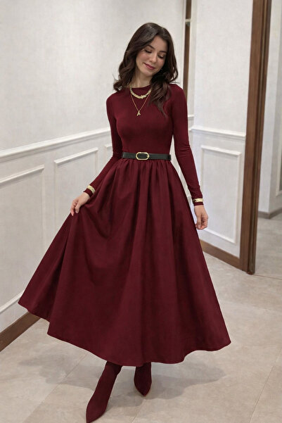 oshebu Γυναικείο μακρύ φόρεμα με λαιμόκοψη και ζώνη