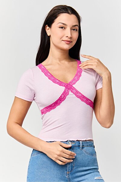 Don't Call Me Jennyfer Women V-Neck Short Sleeve Ribbed Top, Lilac