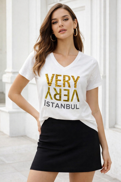 Kadın Beyaz %100 Pamuk Payetli Baskılı V Yaka Kısa Kollu Tişört