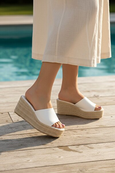 enoch Women's Orthopedic Sole Straw Weave Detailed High Padded Heeled Slippers