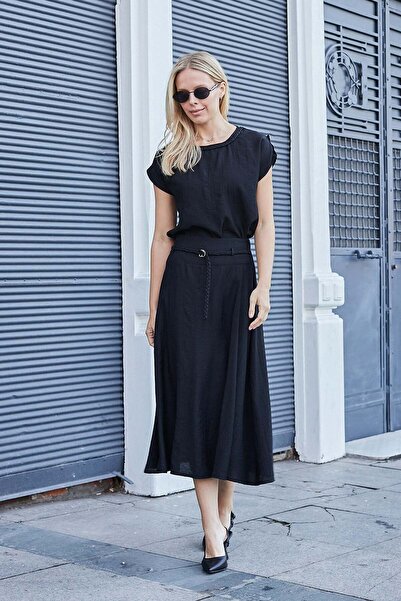 Jument Γυναικεία πλεκτή μπλούζα με φαρδύ λαιμόκοψη και αξεσουάρ από πλέξη, με...