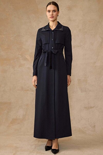 Olcay Παλτό με λεπτομέρειες από κάπα και σατέν, με κεντημένη πέτρινη επένδυση...