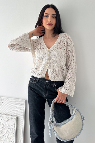 Noa&Noa Γυναικεία διάτρητη πλεκτή ζακέτα – Λεπτομέρεια με κουμπιά και λαιμόκο...
