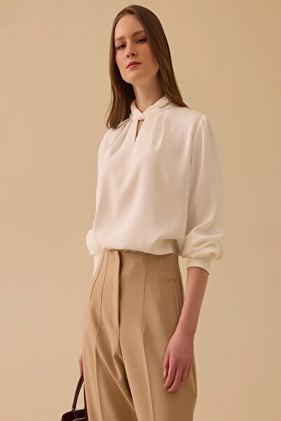 Rain and River Pleated Detailed Blouse with Gathered Collar