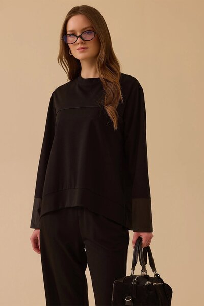 Rain and River Round neck sweatshirt with piping detail