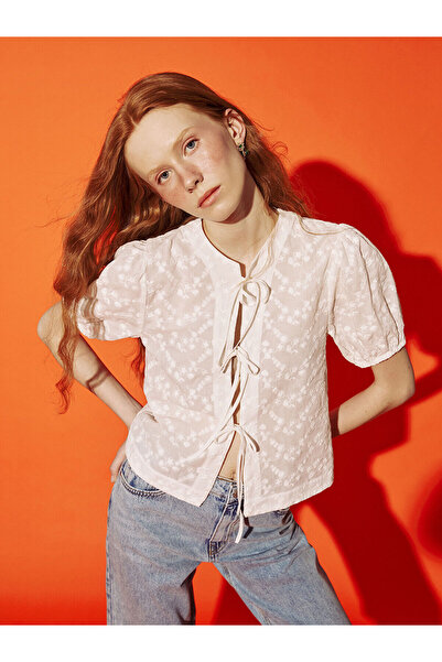 LC Waikiki Trendlucky Contrast Collar Floral Blouse