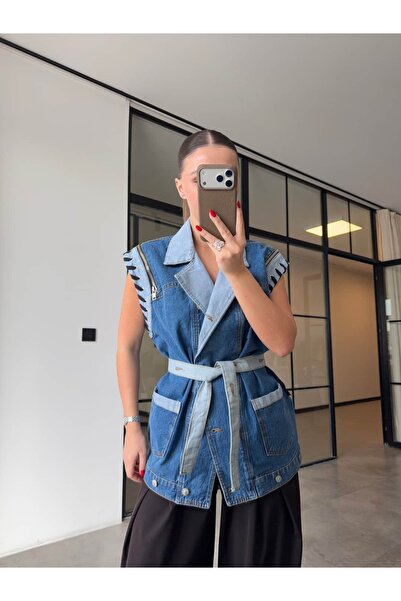 BB Bensu Buyruk ΤΖΙΝ ΓΙΛΕΚΟ ΜΕ ΛΕΠΤΟΜΕΡΕΙΑ ΦΕΡΜΟΥΑΡ ΚΑΙ ΚΟΡΔΟΝΙΑ ΣΤΑ ΜΑΝΙΚΙΑ