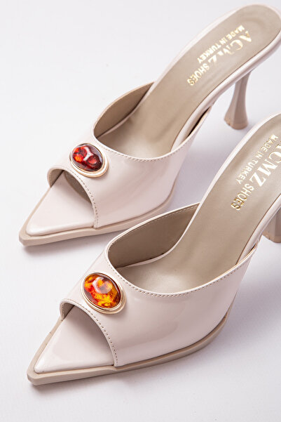 ACMZ SHOES Σανδάλια με μυτερή μύτη και τακούνι, με διακοσμητικά διαμάντια