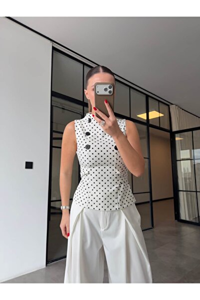 BB Bensu Buyruk Блуза на точки с отделящи се копчета