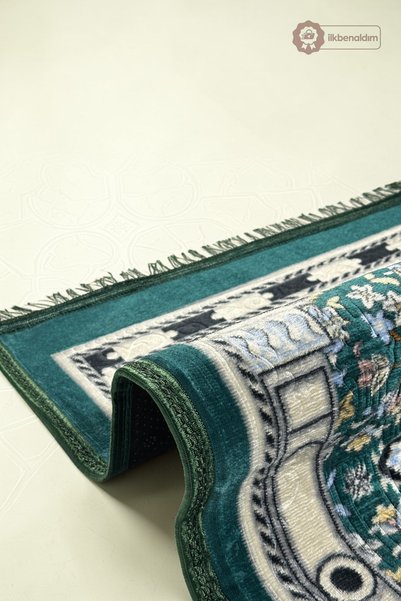 Zey-Al Plush Prayer Mat (Patterned) Non-Slip Base Ultra Soft Velvet Textured Luxury Prayer Mat