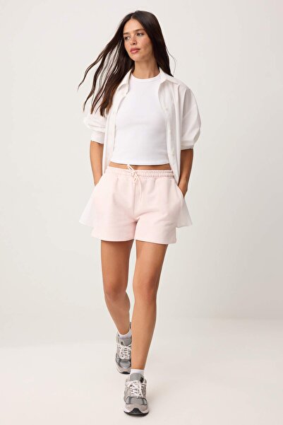 Συλλογή Trendyol Ροζ κανονικό σορτς με λεπτομέρεια τσέπης, κανονική μέση, κον...