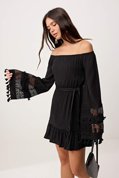 Συλλογή Trendyol Μαύρο κοντό / μίνι υφαντό φόρεμα TWOSS26EL00943