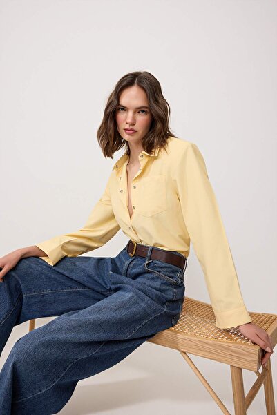 Trendyol Kollektion Hellgelbes Hemd TWOAW26GO00127