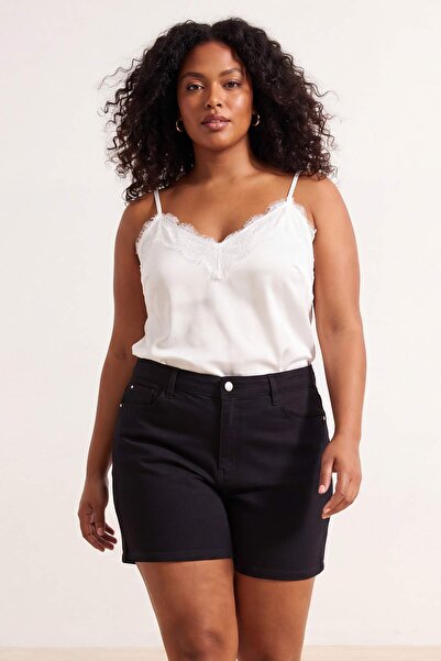 Trendyol Curve Nicht verblassende schwarze Denim-Shorts mit hoher Taille, Str...