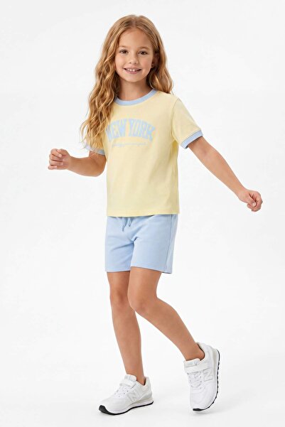 TRENDYOLKIDS Gelbes Slogan-Strick-Set (Oberteil und Unterteil) TKDSS25AU00146