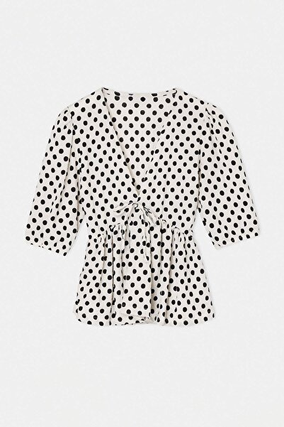 Drop by TrendyolMilla Bela bluza sa V-izrezom, elastičnim strukom i volanima,...