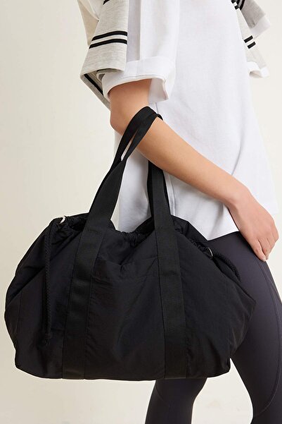 TRENDYOL SHOES Μαύρη γυναικεία τσάντα ώμου μεγάλου μεγέθους TAKSS26OC00061