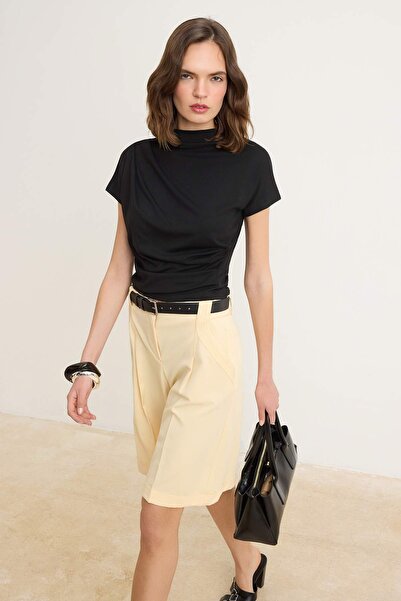 Συλλογή Trendyol Μαύρη πλεκτή μπλούζα με κανονική εφαρμογή, όρθιο γιακά, κοντ...