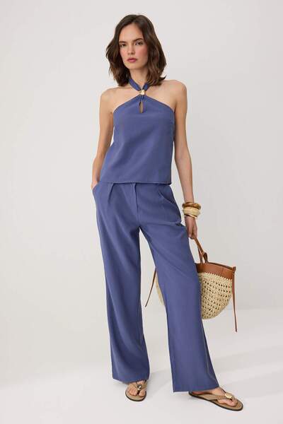 Συλλογή Trendyol Μπλούζα Indigo με λεπτομέρεια από κουμπώματα και μαλακό ύφασ...